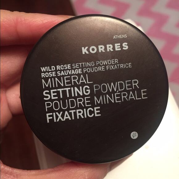 Korres Mineral Setting Powder- Wild Rose - Picture 1 of 3